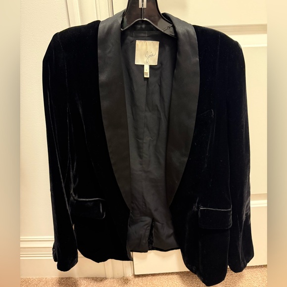 Joie Mehira H Velvet Blazer - Picture 5 of 6